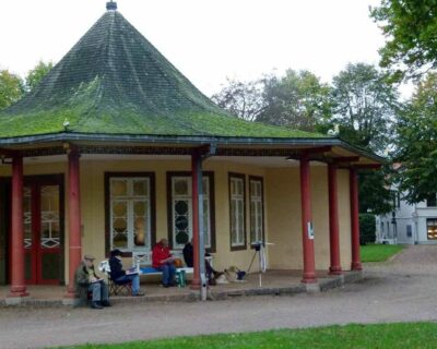 malen-bei-roten-pavillon-auf-dem-doberaner-kamp-c-frank-koebsch-3