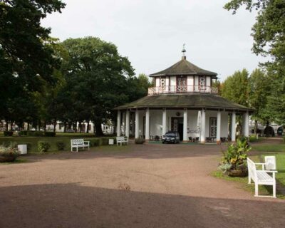 weisser-pavillon-auf-dem-doberaner-kmap-c-frank-koebsch