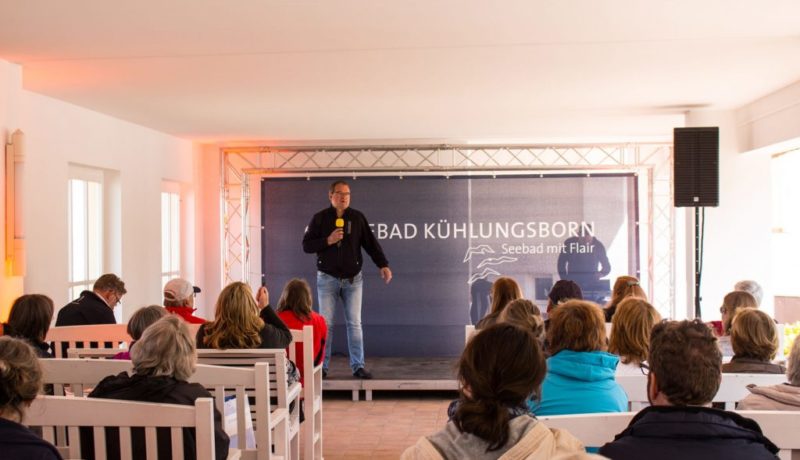 Frank Koebsch bei der Eröffnung des Plein Air Festivals in Kühlungsborn (c) Sonja Jannichsen (1)