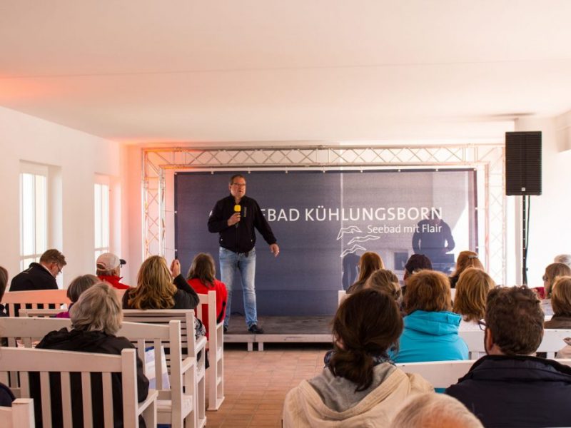 Frank Koebsch bei der Eröffnung des Plein Air Festivals in Kühlungsborn (c) Sonja Jannichsen (1)