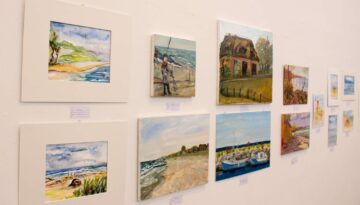 Schnappschüsse vom Hängen der Ausstellung des Plein Air Festival in der Kunsthalle Kühlunsborn (c) FRank Koebsch (5) Schnappschüsse vom Hängen der Ausstellung des Plein Air Festival in der Kunsthalle Kühlunsborn (c) FRank Koebsch (5)
