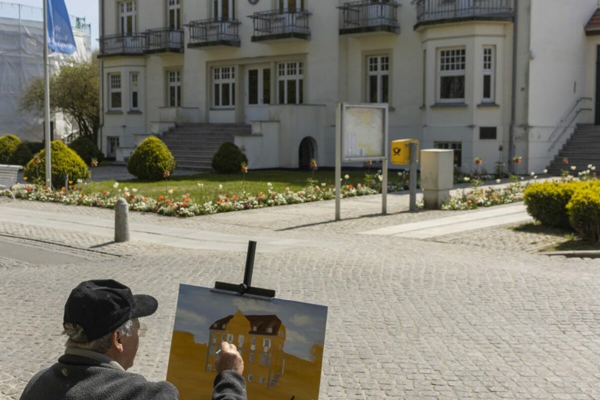 Teilnehmer-beim-Freien-Malen-des-Plein-Air-Festivals-in-Kuehlungsborn-(c)-Frank-Koebsch-(25)