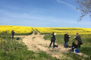 Teilnehmer-beim-Freien-Malen-des-Plein-Air-Festivals-in-Kuehlungsborn_Foto-04.05.22,-16-27-25